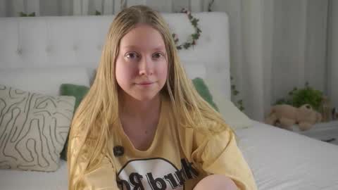 Snapshot of berniedelamora chatting on March 23, 2026, 11:36 am Mira online show from March 23, 2026, 11:36 am