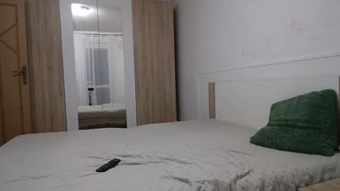 Alex and Victoria online show from October 16, 2025, 7:37 pm