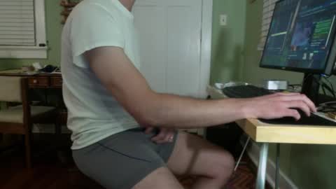 Snapshot of best_triam chatting on February 6, 2025, 12:43 am best_triam online show from February 6, 2025, 12:43 am