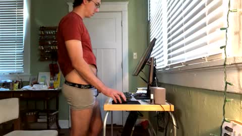 Snapshot of best_triam chatting on September 29, 2025, 9:08 pm best_triam online show from September 29, 2025, 9:08 pm