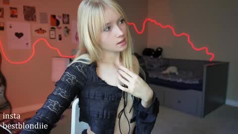Snapshot of bestblondiiecb chatting on January 25, 2025, 5:08 pm Chloe Next stream on Friday online show from January 25, 2025, 5:08 pm