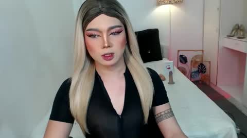 bestgirljulia online show from November 26, 2025, 4:35 am