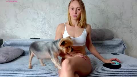 Hellen and Natali online show from April 18, 2026, 6:17 am