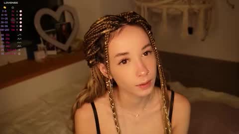 Emely online show from January 17, 2026, 3:33 am