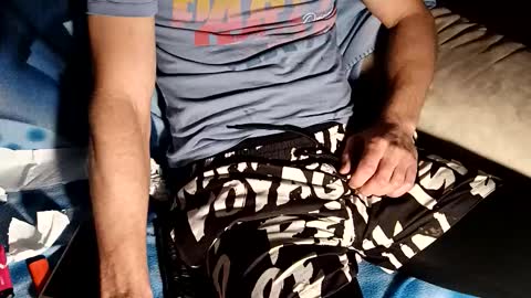 betelik7 online show from November 2, 2025, 4:04 am