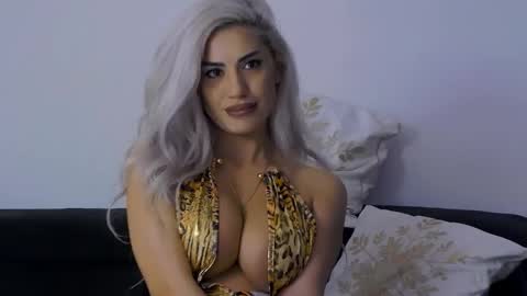 bethierusse online show from December 18, 2025, 5:24 am