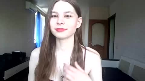 Snapshot of bethkallberg chatting on June 14, 2026, 9:00 am Leila online show from June 14, 2026, 9:00 am