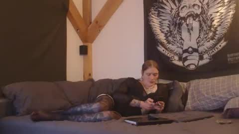 Snapshot of betsybradcock chatting on November 13, 2025, 12:20 am Betsy online show from November 13, 2025, 12:20 am