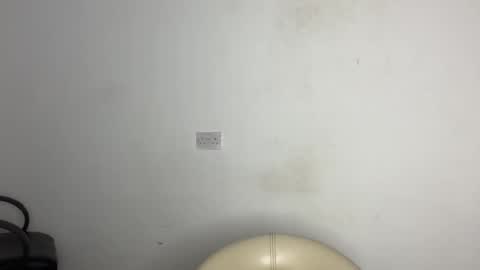 Snapshot of betty_fire_ chatting on May 20, 2026, 6:03 pm Adah online show from May 20, 2026, 6:03 pm