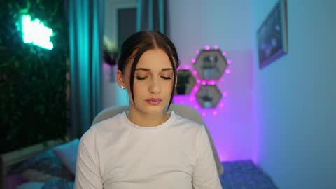 Betty Grey online show from September 18, 2025, 6:21 pm
