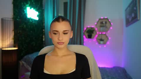 Betty Grey online show from September 21, 2025, 7:15 pm