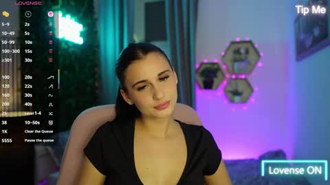 Betty Grey online show from October 3, 2025, 6:05 pm