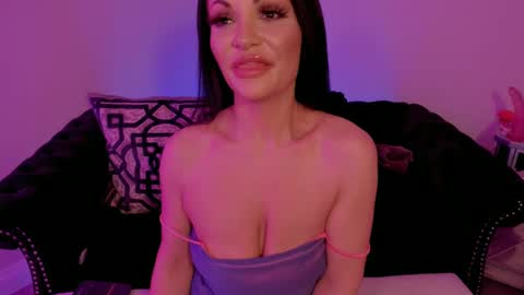 NatashaxoBangs online show from March 3, 2025, 1:31 pm