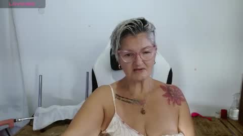 Snapshot of bety_cum3 chatting on April 26, 2026, 12:25 pm bibiana online show from April 26, 2026, 12:25 pm
