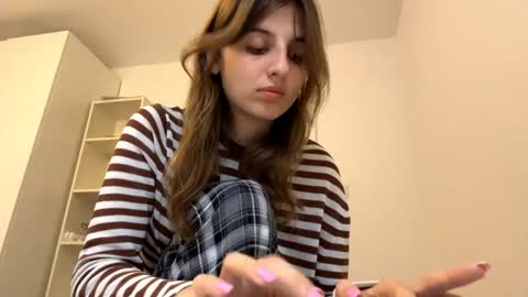 Lina online show from May 12, 2026, 5:43 pm