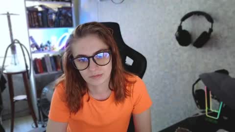 beverly_yay online show from May 2, 2026, 12:32 pm