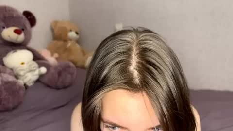 Bella online show from April 13, 2026, 8:03 pm