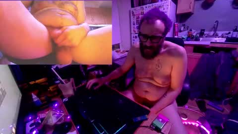 LilHoeBag online show from October 17, 2025, 2:52 pm