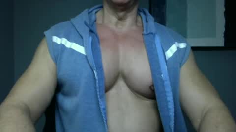 BGDKMUSCLEGUY - SELECTED BY CHATURBATE AS A TOP BROADCASTER FOR 2023 online show from March 12, 2025, 1:03 am