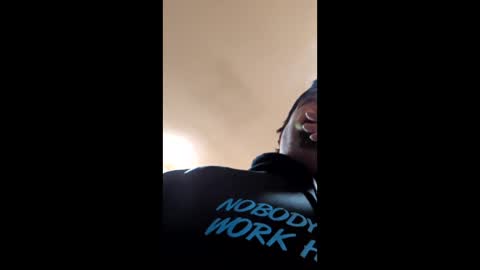 bgiamba21 online show from April 19, 2026, 9:28 pm