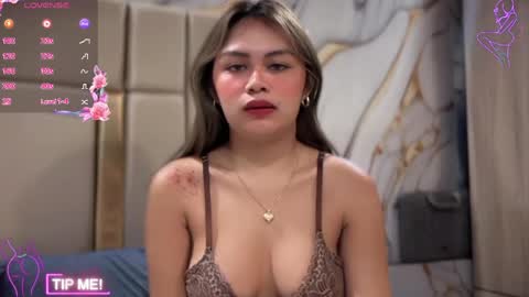 MAXINE online show from May 17, 2026, 8:49 pm