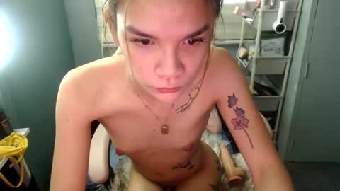 bhee52 online show from May 22, 2026, 4:52 am