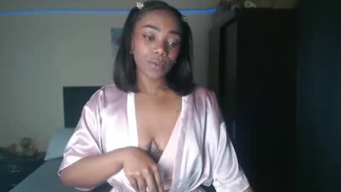 Snapshot of bhritany_brow chatting on March 11, 2025, 3:05 am Bhri online show from March 11, 2025, 3:05 am