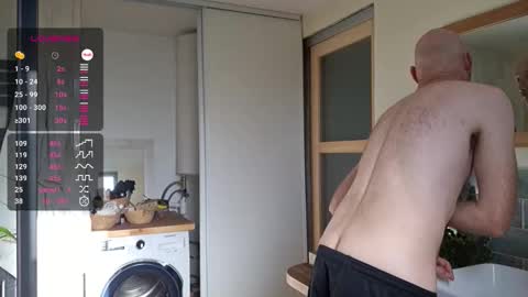 Snapshot of bi_french69 chatting on October 25, 2025, 10:01 am My name is David and if you like public exhibitions you wont be disappointed with me LoL - My favorite vibes is 44 online show from October 25, 2025, 10:01 am