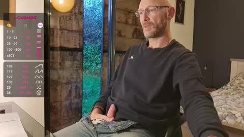 Snapshot of bi_french69 chatting on November 28, 2025, 7:44 am My name is David and if you like public exhibitions you wont be disappointed with me LoL - My favorite vibes is 44 online show from November 28, 2025, 7:44 am