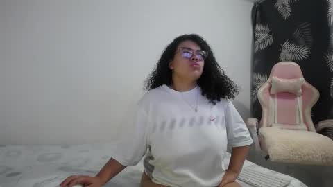 Bianca Tuesday to Sunday from 2am to 6am UTC-5 online show from November 7, 2025, 9:31 am