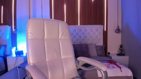 biancaferrer1 online show from June 18, 2026, 12:53 pm