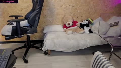 Biancastrong.. IGThebiancastrong online show from February 2, 2025, 5:42 am