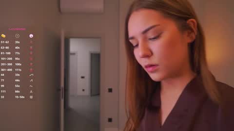 Ophelia online show from November 9, 2025, 3:43 pm