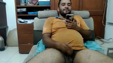 Snapshot of big_dad69 chatting on January 18, 2025, 2:58 am Tommy online show from January 18, 2025, 2:58 am