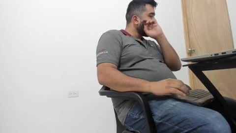 Snapshot of big_dad69 chatting on September 17, 2025, 3:08 am Tommy online show from September 17, 2025, 3:08 am