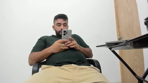 Snapshot of big_dad69 chatting on October 24, 2025, 2:35 pm Tommy online show from October 24, 2025, 2:35 pm