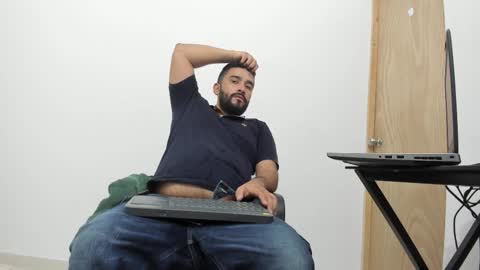 Snapshot of big_dad69 chatting on November 4, 2025, 1:59 am Tommy online show from November 4, 2025, 1:59 am