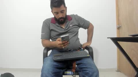 Snapshot of big_dad69 chatting on November 19, 2025, 1:44 pm Tommy online show from November 19, 2025, 1:44 pm