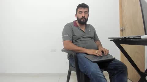 Snapshot of big_dad69 chatting on November 20, 2025, 2:45 am Tommy online show from November 20, 2025, 2:45 am