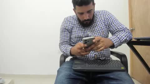 Snapshot of big_dad69 chatting on November 20, 2025, 8:41 pm Tommy online show from November 20, 2025, 8:41 pm