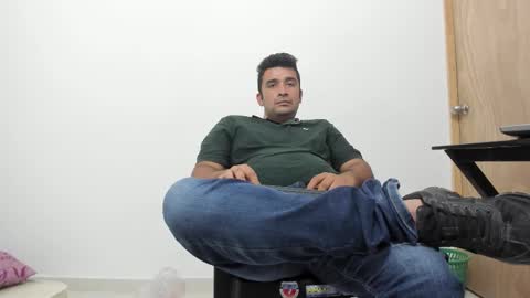 Snapshot of big_dad69 chatting on November 29, 2025, 1:52 am Tommy online show from November 29, 2025, 1:52 am