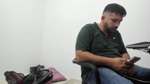 Snapshot of big_dad69 chatting on December 15, 2025, 9:13 am Tommy online show from December 15, 2025, 9:13 am