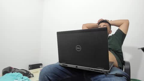 Snapshot of big_dad69 chatting on December 16, 2025, 1:32 am Tommy online show from December 16, 2025, 1:32 am