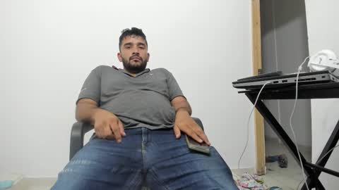 Snapshot of big_dad69 chatting on December 22, 2025, 5:37 am Tommy online show from December 22, 2025, 5:37 am