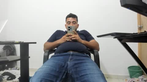 Snapshot of big_dad69 chatting on January 6, 2026, 11:51 pm Tommy online show from January 6, 2026, 11:51 pm