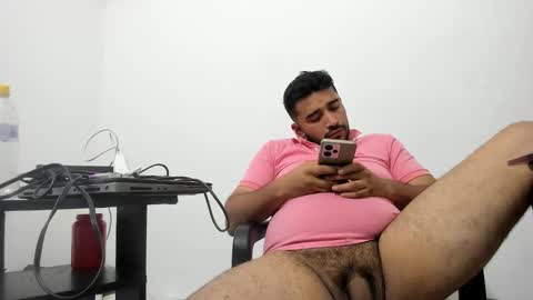 Snapshot of big_dad69 chatting on January 12, 2026, 2:50 am Tommy online show from January 12, 2026, 2:50 am