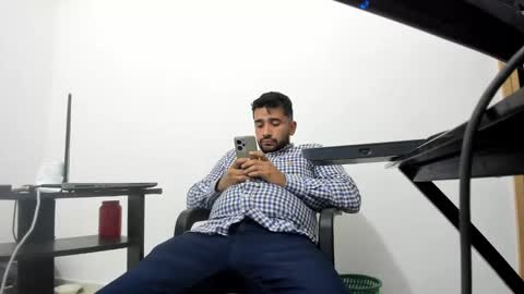 Snapshot of big_dad69 chatting on January 15, 2026, 2:05 am Tommy online show from January 15, 2026, 2:05 am