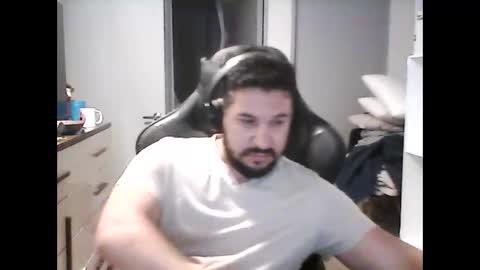 latinBoyHuge online show from December 11, 2024, 5:48 pm