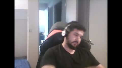 latinBoyHuge online show from April 1, 2026, 4:59 pm