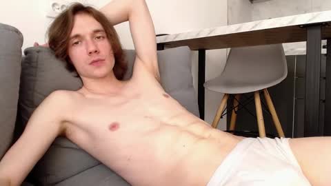 Snapshot of big_lil_small chatting on March 29, 2026, 1:44 pm big_lil_small online show from March 29, 2026, 1:44 pm